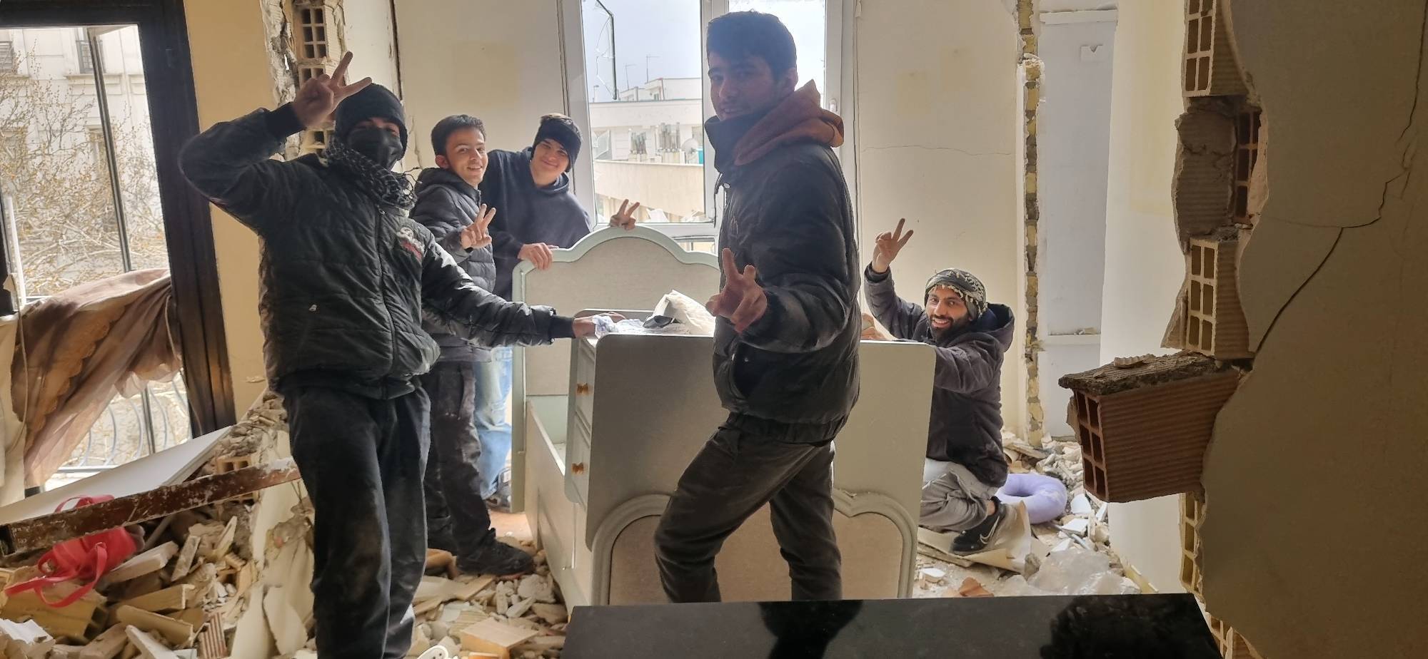 امدادرسانی و خدمات رسانی جوانان و نوجوانان مومن در محلات کمتربرخوردار تهران