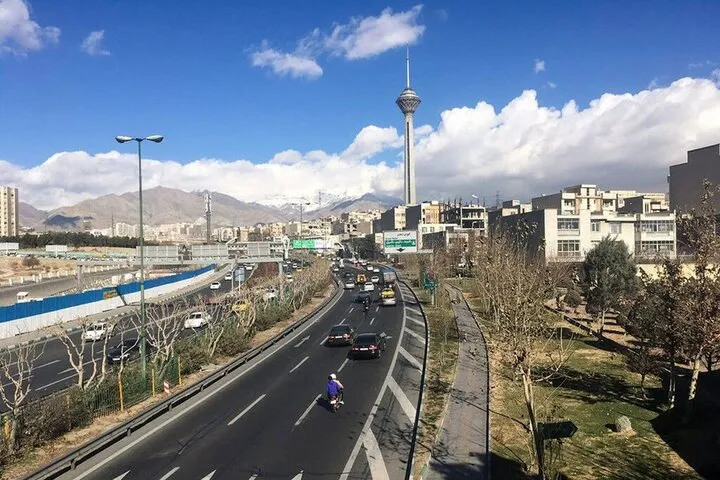 پیش‌بینی وزش باد شدید و گرد و خاک در تهران
